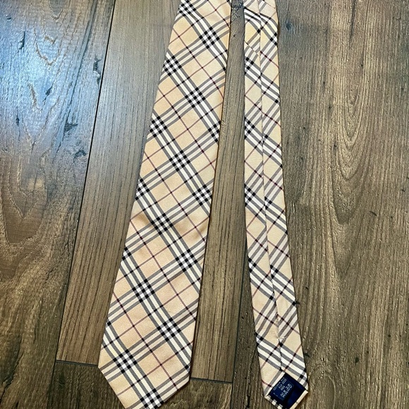 Burberry London Classic Check Silk Tie Italy - Picture 3 of 6
